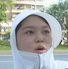 DƬ